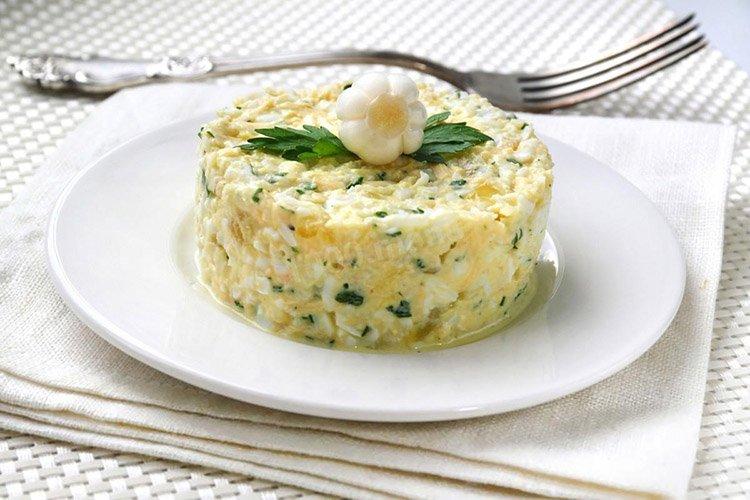 Салат с мясом криля и брынзой