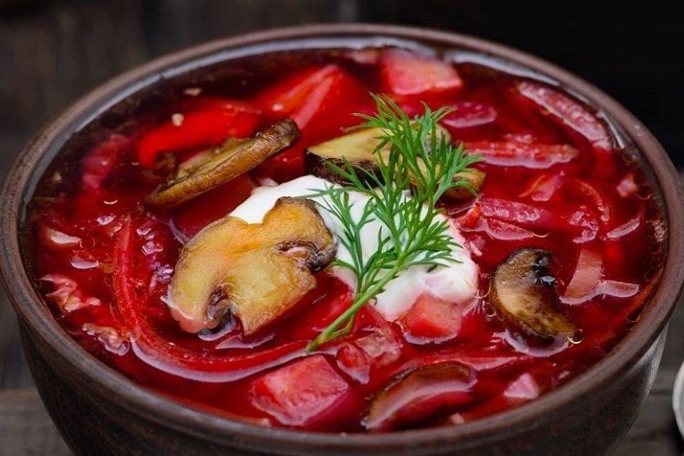 Борщ с шампиньонами и курицей
