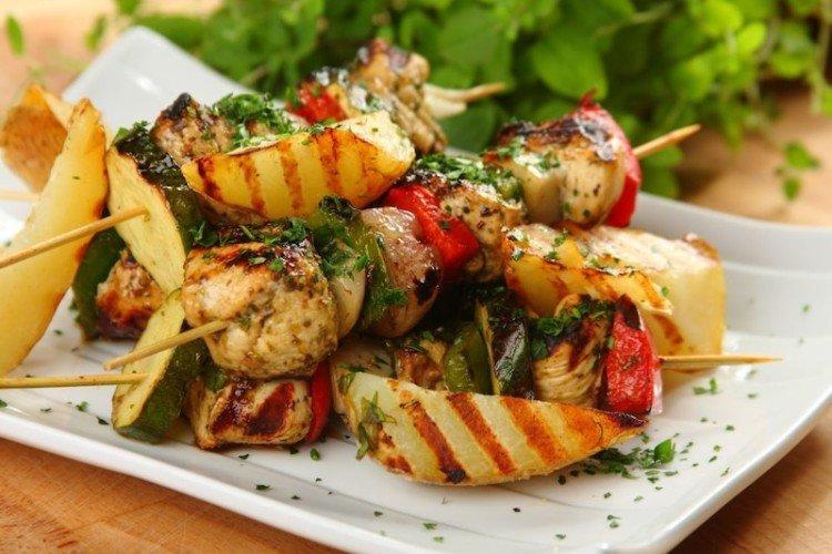 Картошка с овощами на мангале