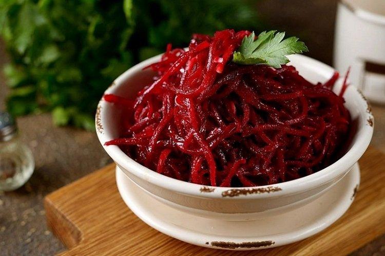 Корейский салат из сырой свеклы