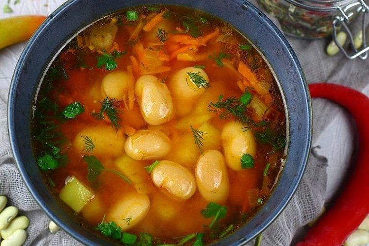 Фасолевый суп с курицей