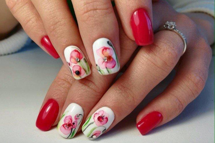 Акварельный летний маникюр