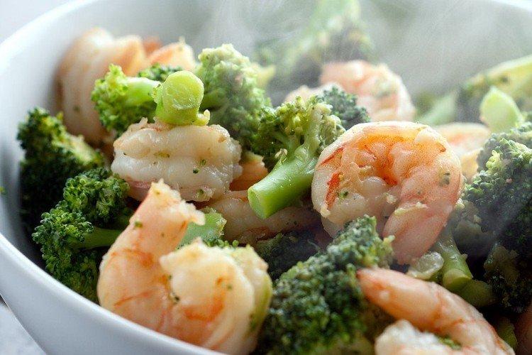 Креветки с овощами на мангале