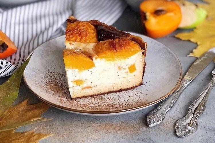 Творожная запеканка с манкой и персиками