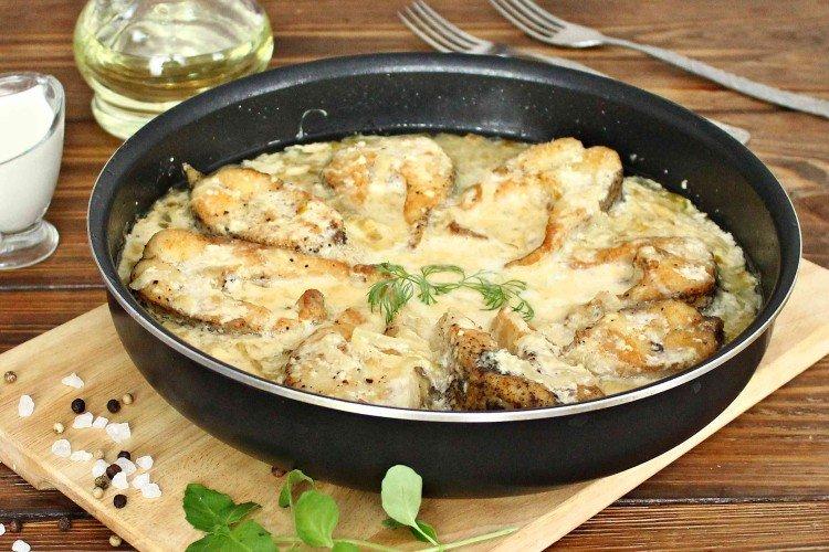 Запеченная рыба в сметане