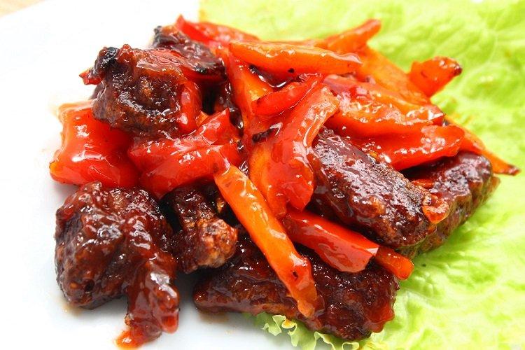 Бефстроганов из свинины со сладким перцем