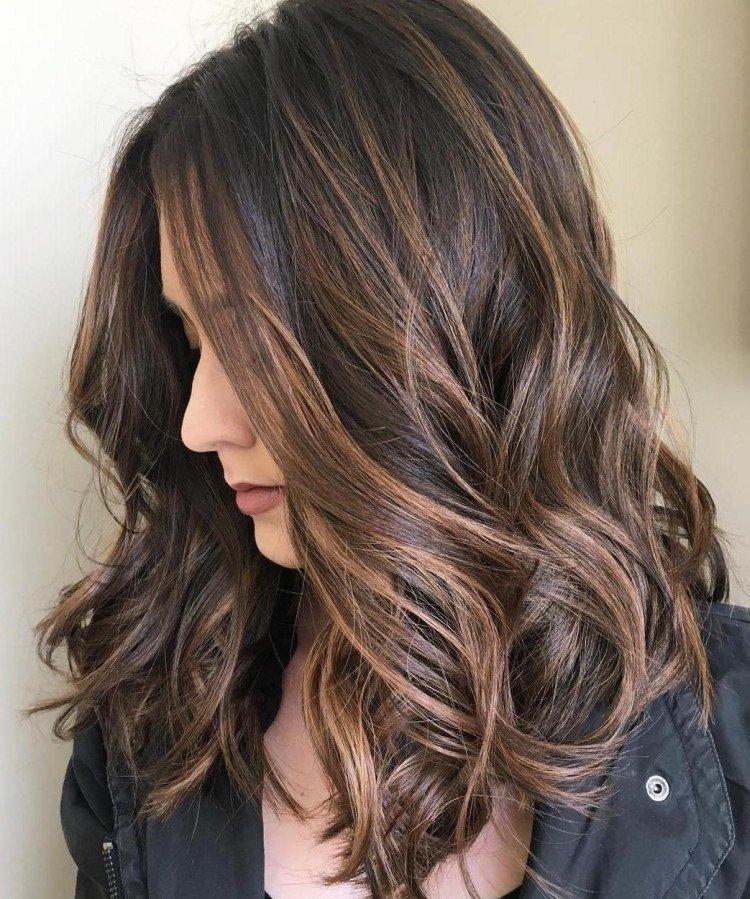 Мелирование на темные волосы - фото