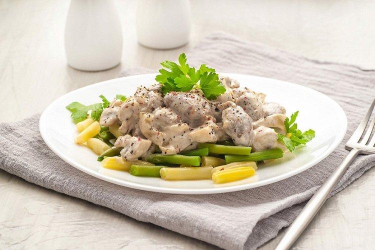 Бефстроганов из курицы: 15 рецептов на любой вкус
