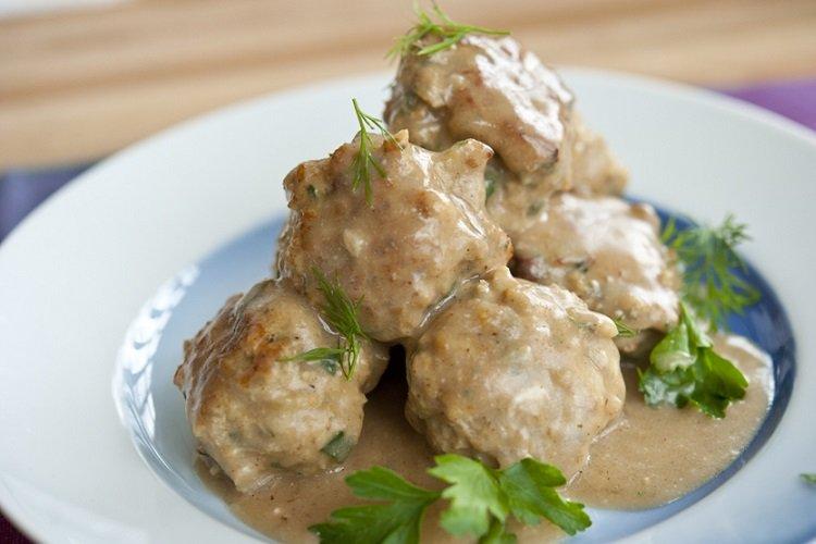 Тефтели из индейки в сметанном соусе