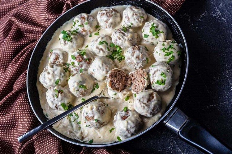 Тефтели из говяжьего фарша в сметане