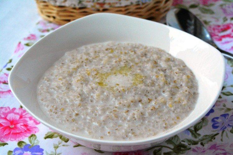 Ячневая каша с молоком