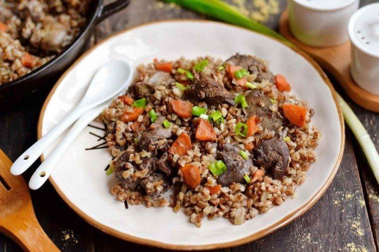 Гречневая каша с печенью