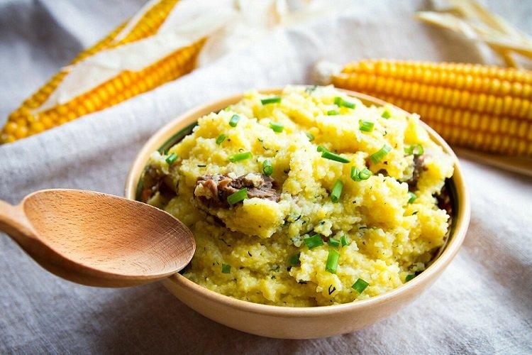 Кукурузная каша с индейкой