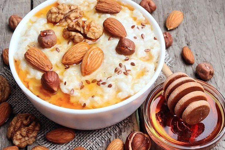 Овсяная каша с медом