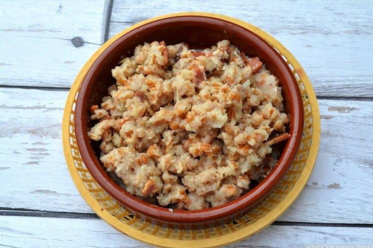 Пшеничная каша со шкварками