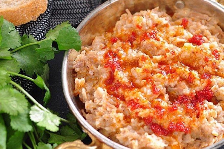 Пшеничная каша с томатным соусом