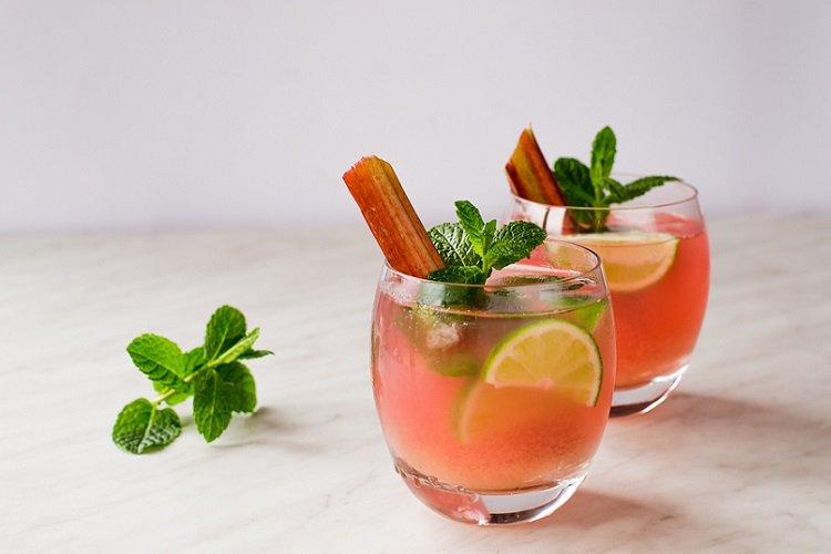 Компот из ревеня и лимона