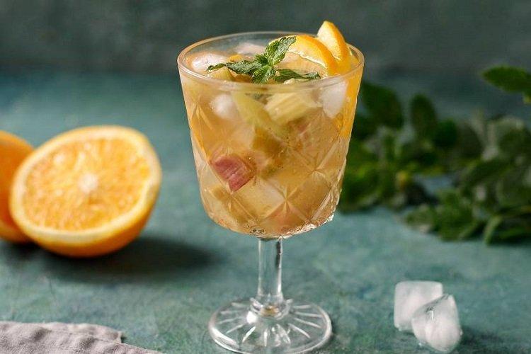 Компот с ревенем и апельсином