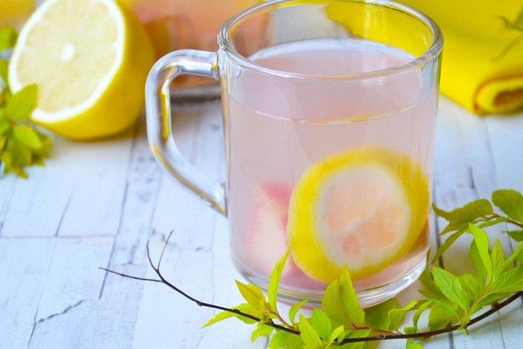 Компот из ревеня с имбирем и лимоном