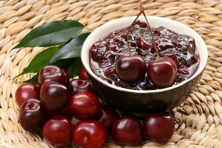 Варенье из черешни и ежевики