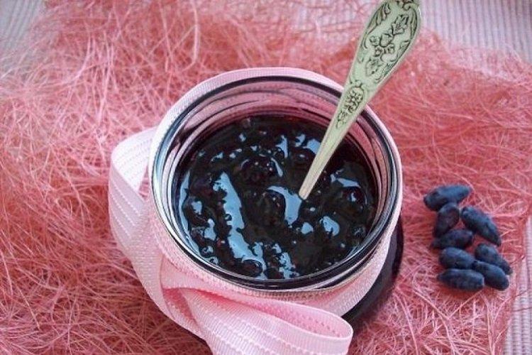 Варенье с жимолостью и черной смородиной