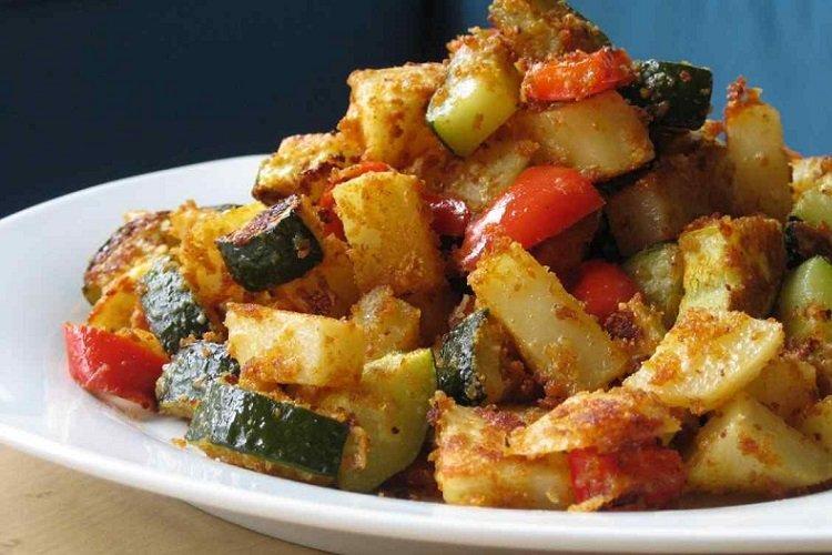 Тушеные кабачки с овощами