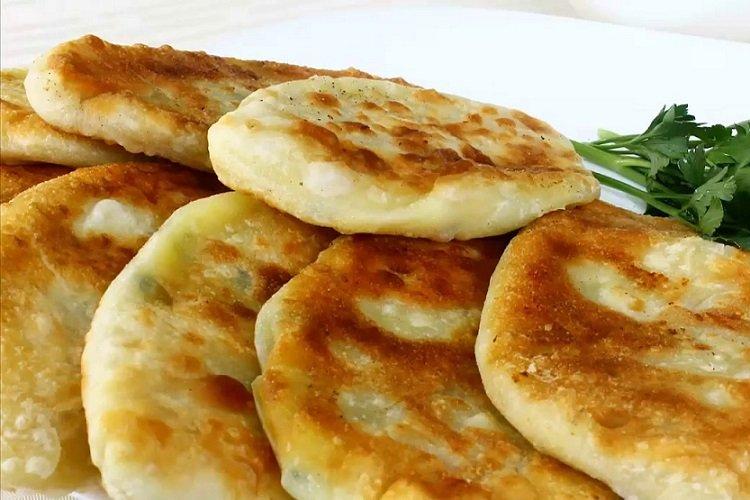 Сырные лепешки с картофельной начинкой