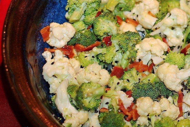 Салат с брокколи на зиму