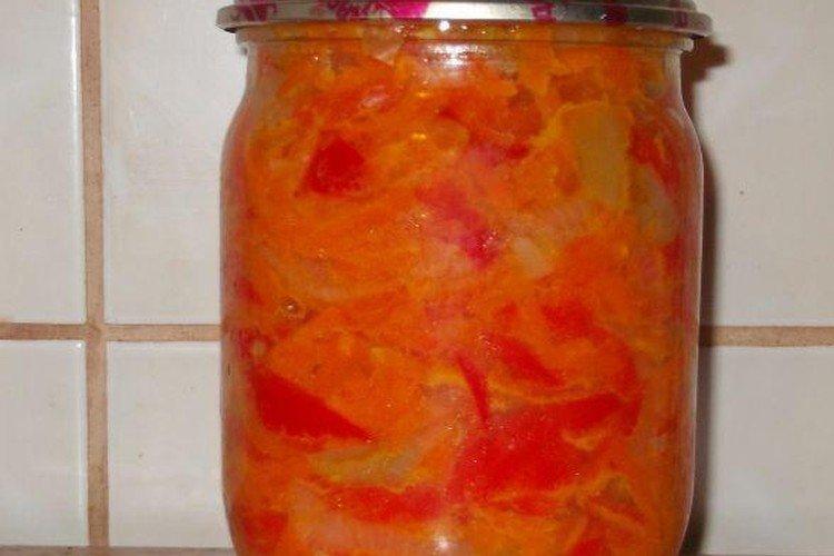 Салат без уксуса из помидоров и болгарского перца