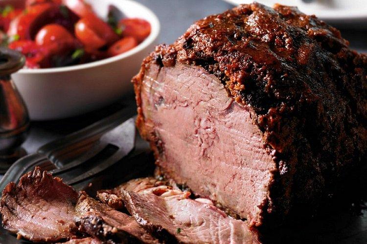 Говяжий ростбиф с карамелью и соевым соусом
