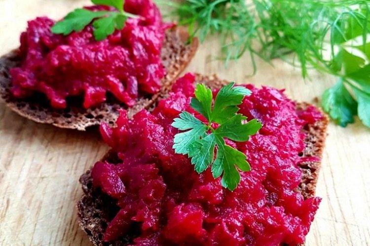 Кабачковая икра со свеклой на зиму