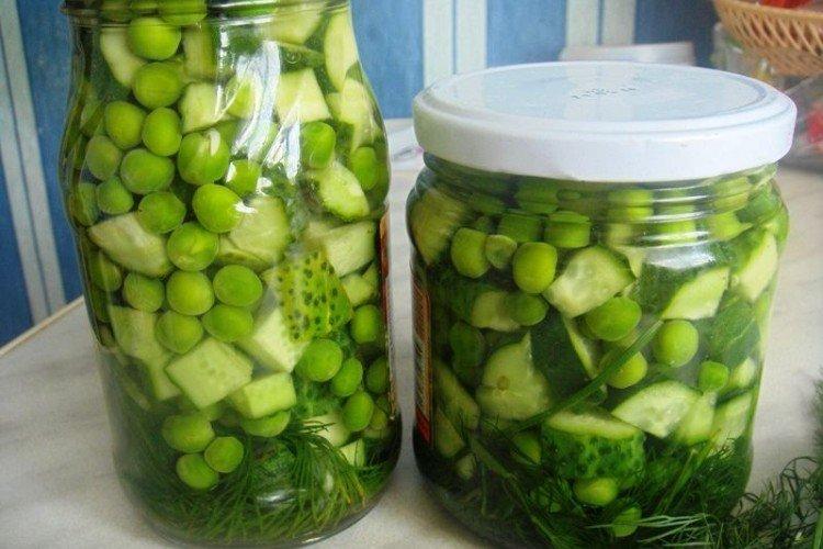 Салат на зиму из огурцов с горошком
