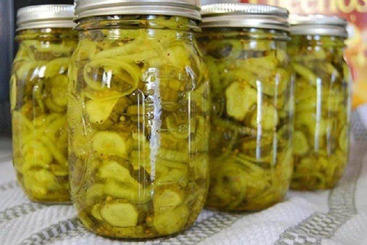 Салат с огурцами и стручковой фасолью