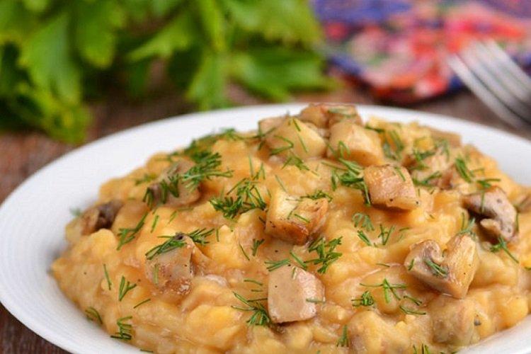 Гороховая каша с грибами