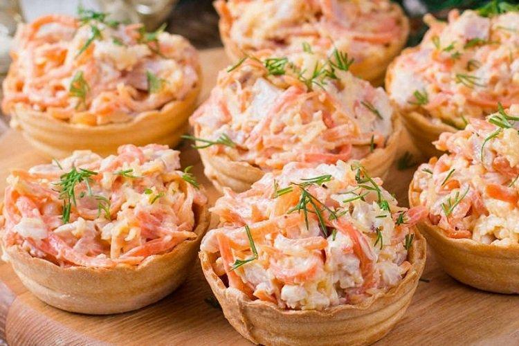 Тарталетки с корейской морковью и сыром