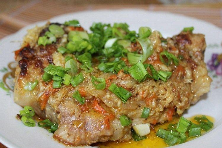 Свинина, тушенная с горчицей и хреном