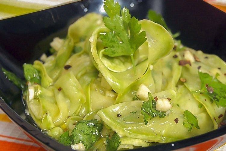 Кабачки, маринованные с медом и чесноком