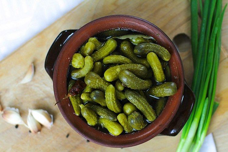 Малосольные корнишоны