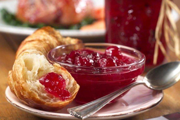 Варенье из вишни с абрикосами