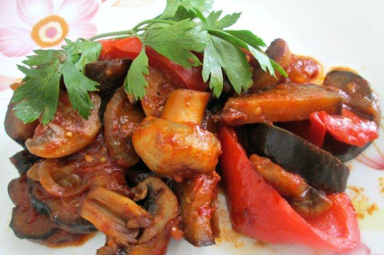 Соте из баклажанов с грибами