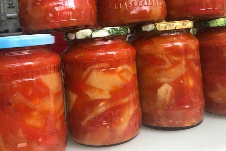 Салат из сладкого перца с кетчупом