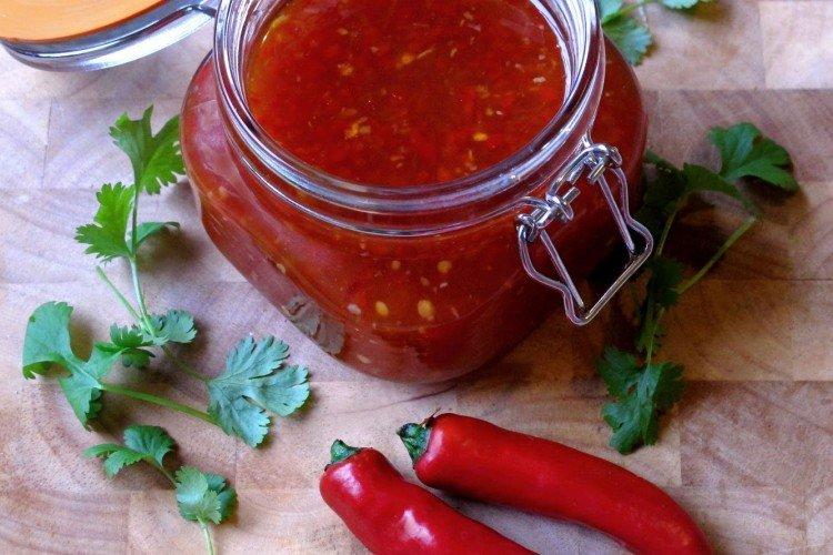 Острая аджика из помидоров