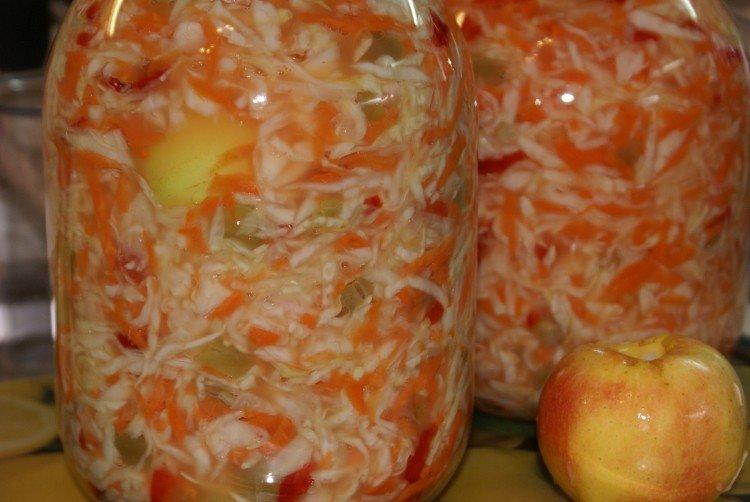 Салат из капусты с яблоками