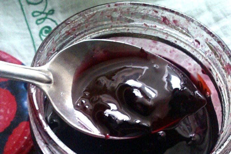 Варенье из жимолости с вишней на зиму