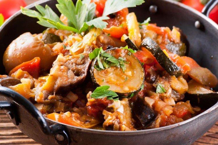 Соте из овощей с фаршем