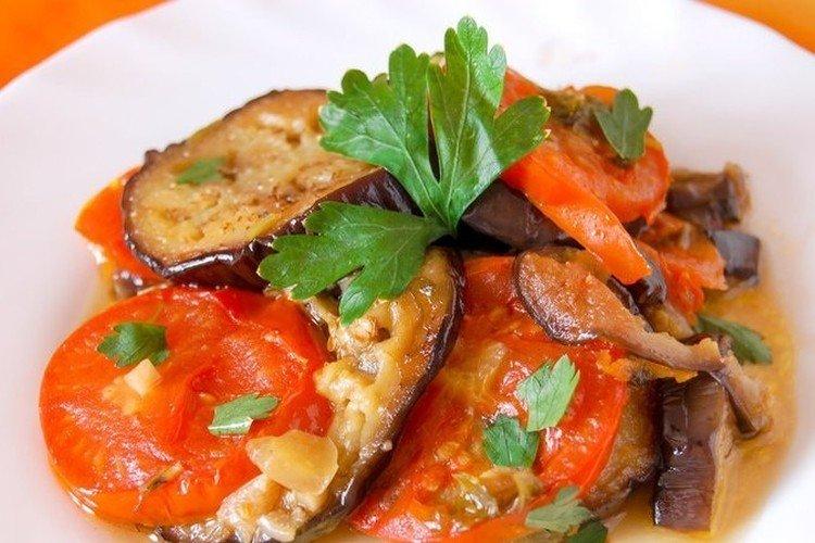 Соте из овощей с помидорами