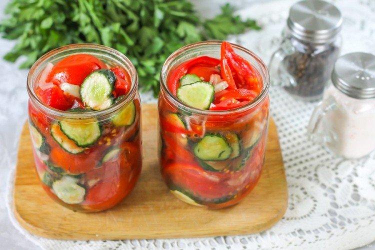 Болгарский перец с огурцами на зиму