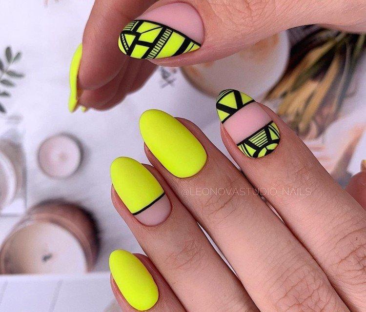 Матовый неоновый маникюр