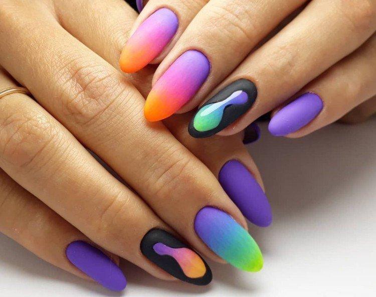 Неоновый градиентный маникюр