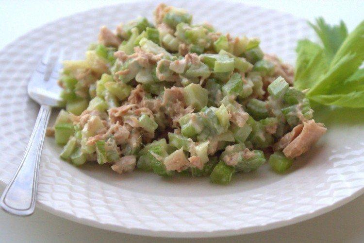 Салат с тунцом и грецкими орехами